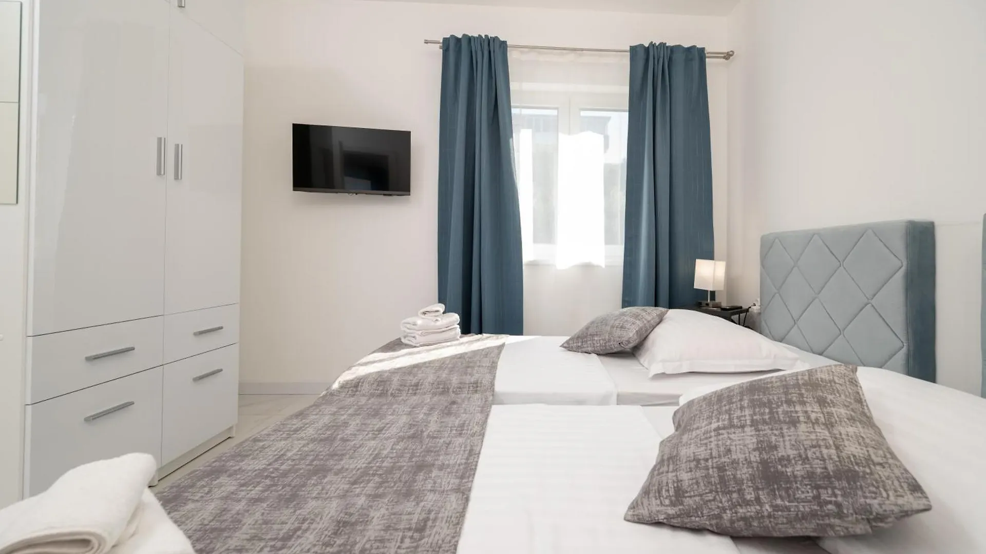 Apartments Filipo Trogir 0*,